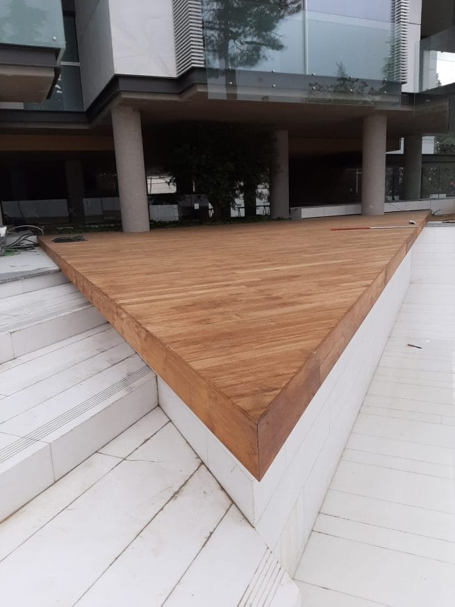 Tarima de madera de TEKA- Tarima maciza de Maderas Exóticas