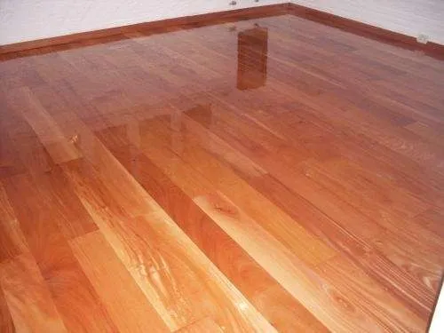 Tarima de madera de eucalipto