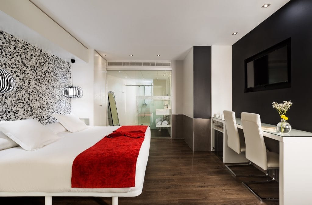Tarima de madera natural en el Hotel Francisco I - Madrid