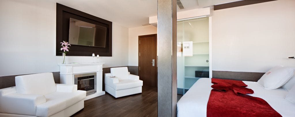 Tarima de madera natural en el Hotel Francisco I - Madrid