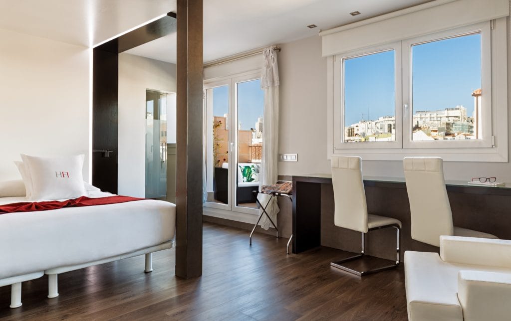Tarima de madera natural en el Hotel Francisco I - Madrid