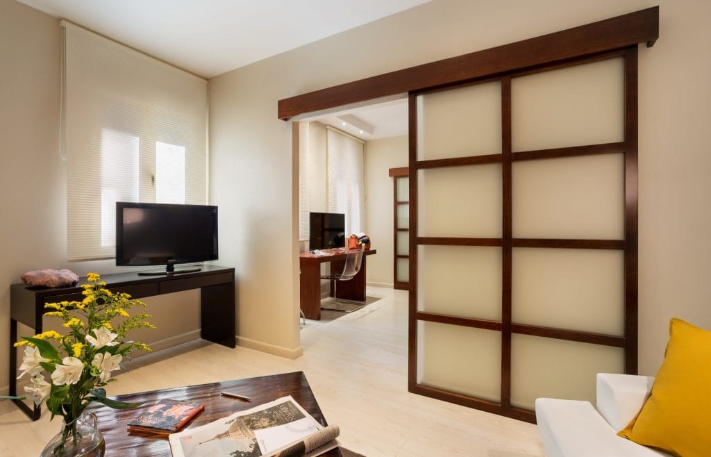 Tarima de madera natural en el Hotel Francisco I - Madrid