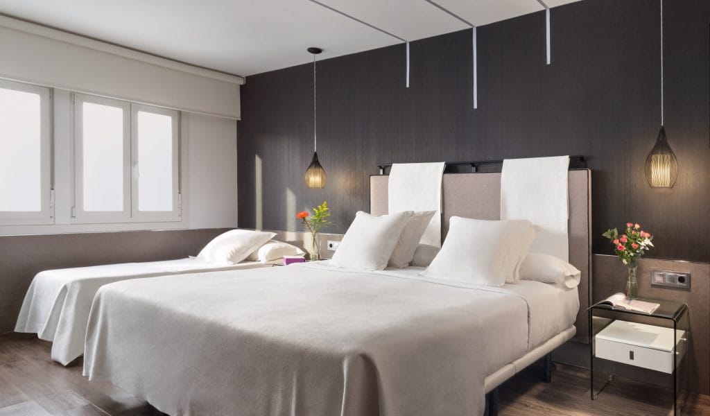 Tarima de madera natural en el Hotel Francisco I - Madrid