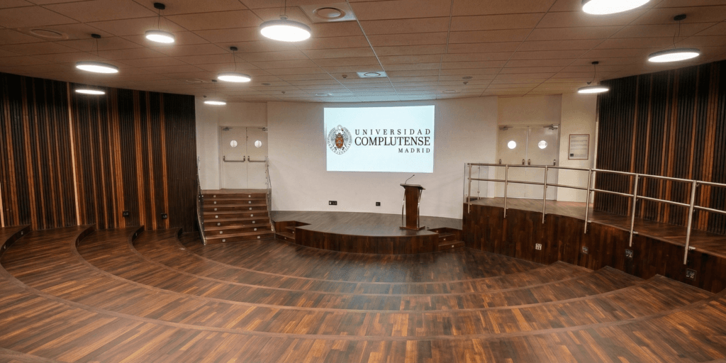 Tarima maciza Junckers Auditorio de la Universidad Complutense