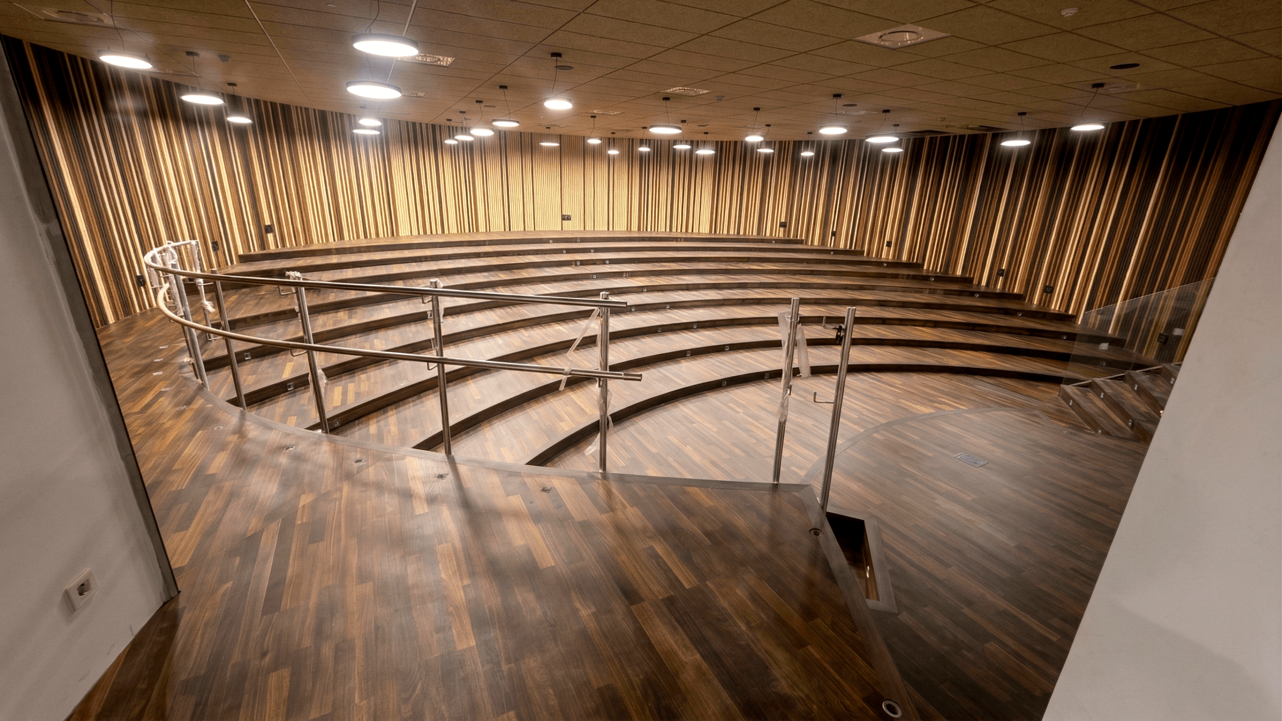 Universidad complutense 004 Tarima maciza Junckers Auditorio de la Universidad Complutense